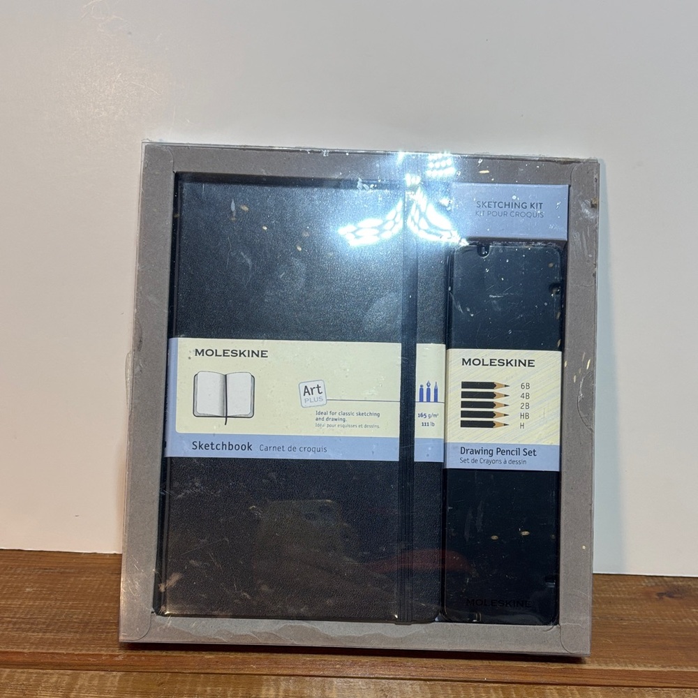 Moleskine Art Sketching Kit! New Sealed Package!